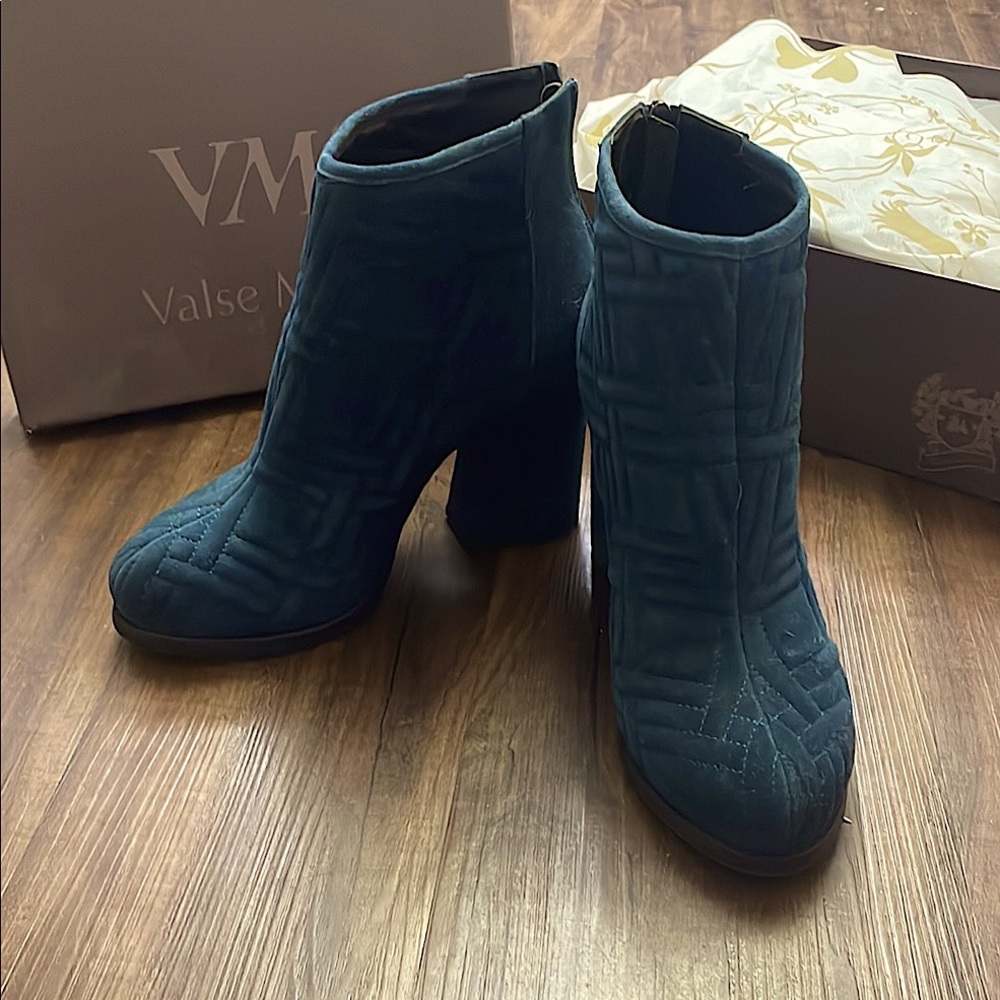 90% New! Blue Ankle Boots with Genuine Leather and Thick Heel